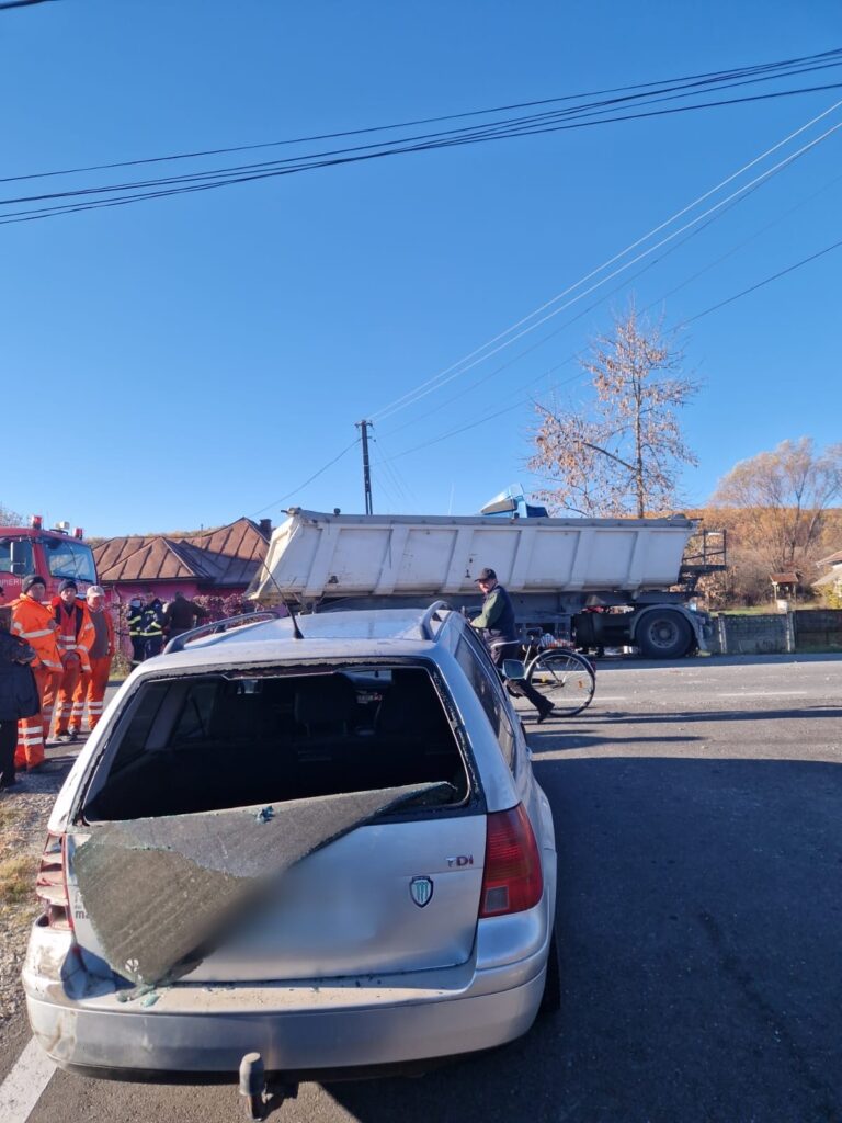 Vâlcea: Coliziune între un autoturism și o autoutilitară