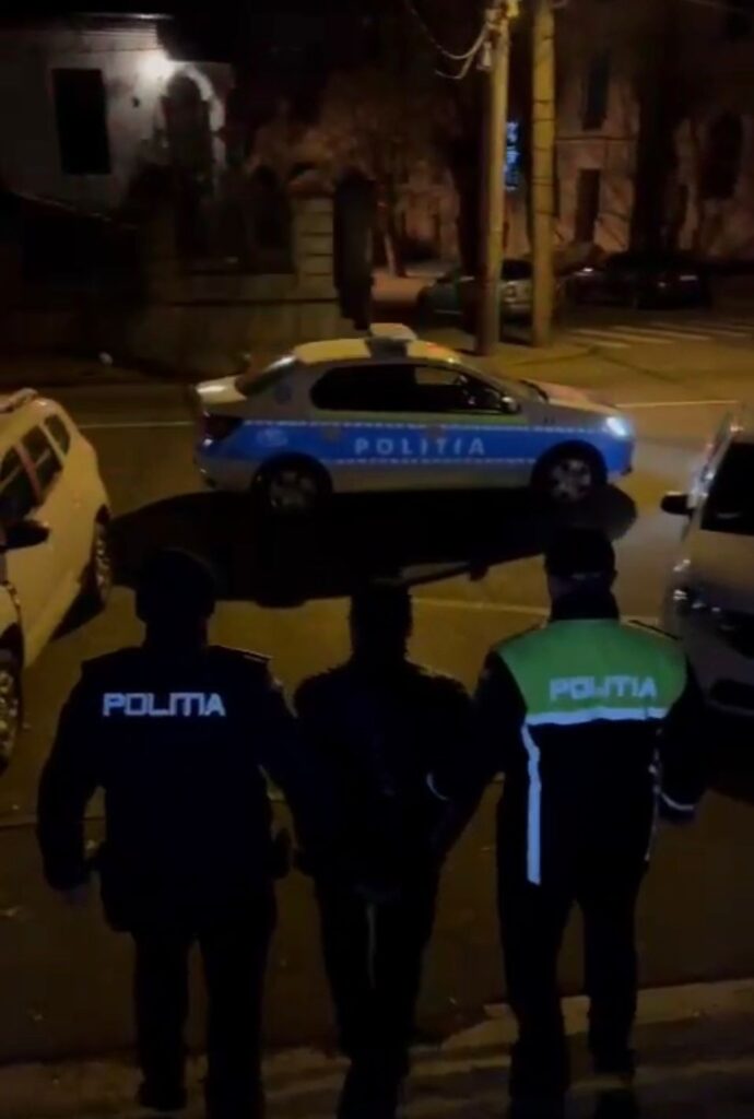 (VIDEO) Doljean după gratii după ce a tâlhărit o craioveancă