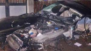 Șofer mort după ce a intrat cu mașina în stâlp