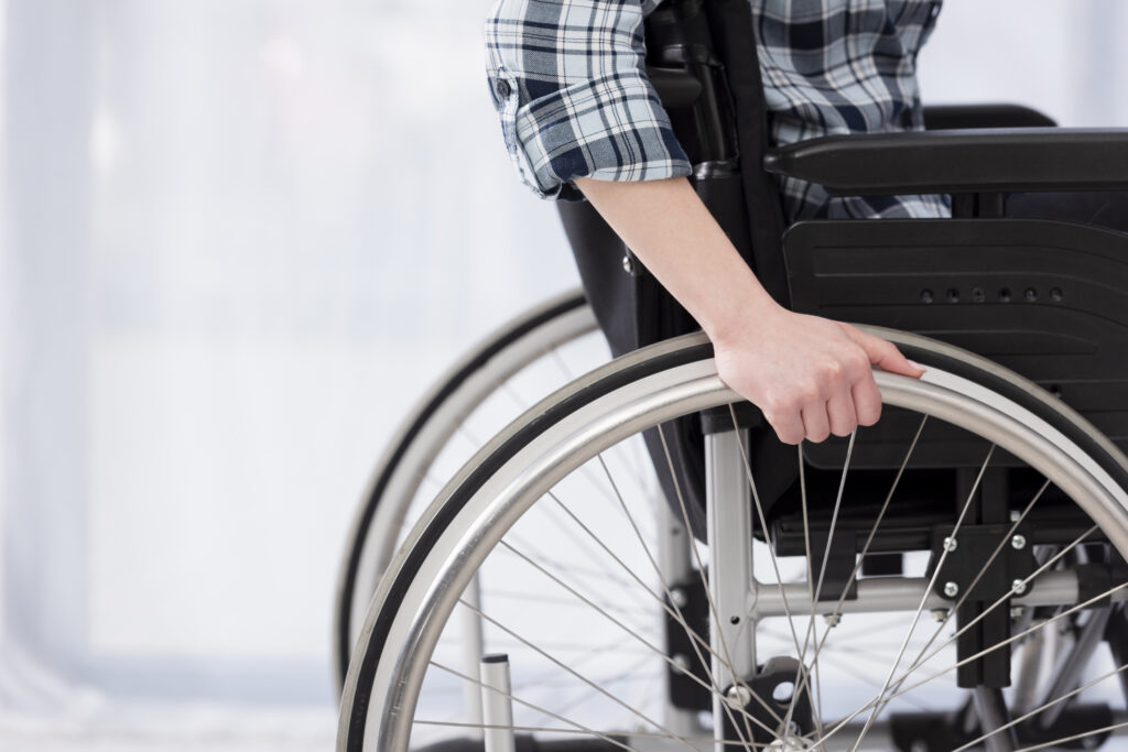 Pacienții cu dizabilități riscă să nu mai fie tratați de medicii specialiști