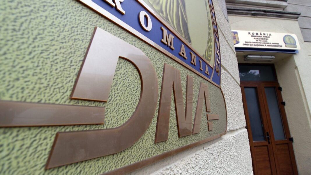 Doi comisari șefi din BCCO Oradea, trimiși în judecată de DNA