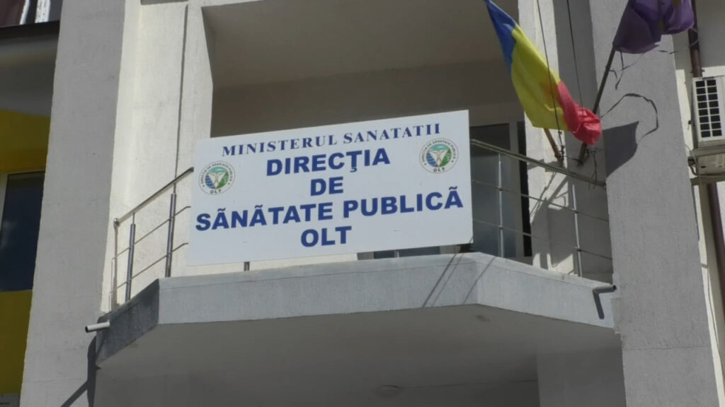 Directorul executiv al DSP Olt şi alte două angajate, sub control judiciar
