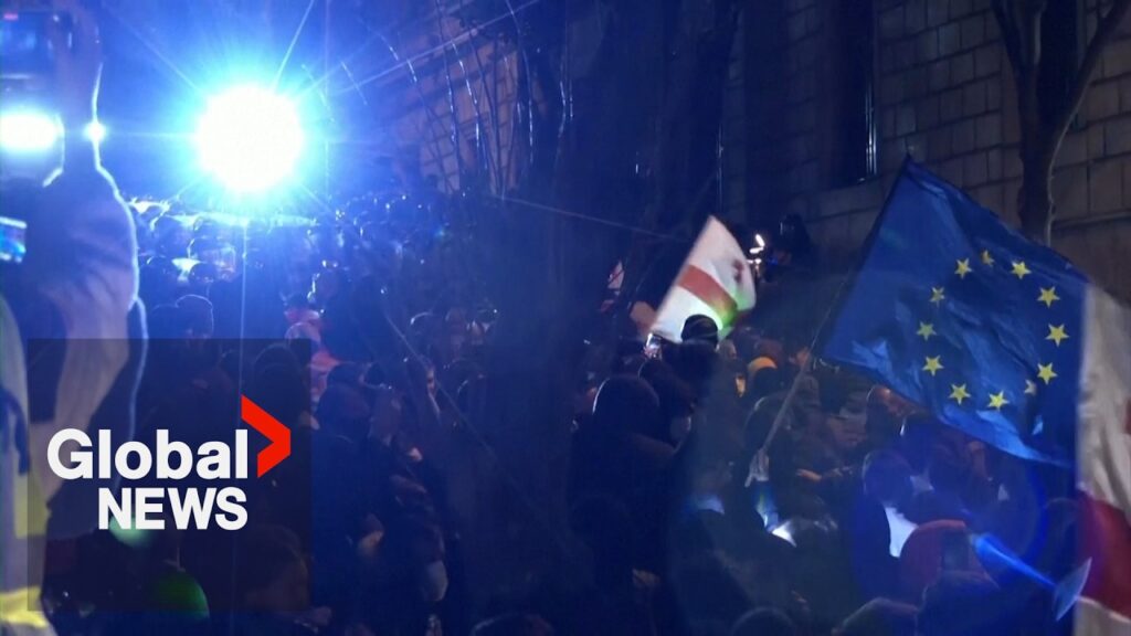 (VIDEO) Proteste în Georgia după ce guvernul a oprit negocierile cu UE