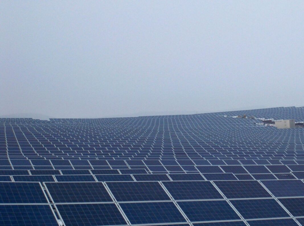 Finanțare pentru parcuri fotovoltaice în 5 localități din Gorj