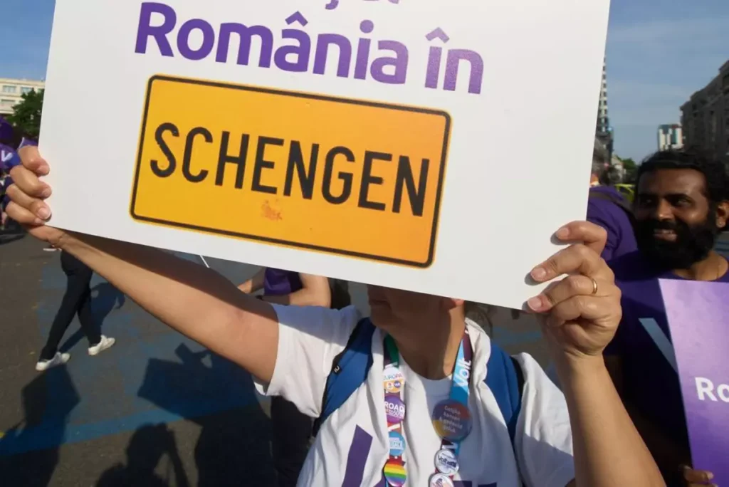 Klaus Iohannis anunță că România va adera la Schengen și cu frontierele terestre din 1 ianuarie