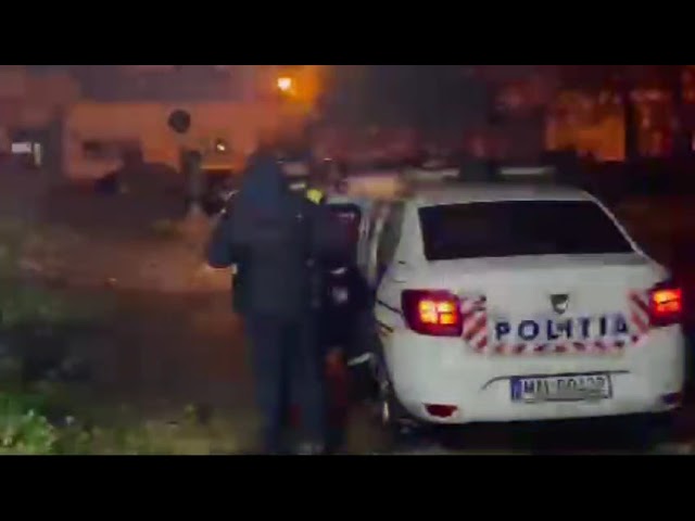 (VIDEO) Bărbat din Craiova, reţinut pentru că și-a bătut soţia