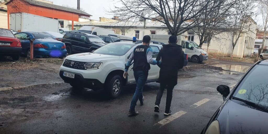 Tânăr de 18 ani, încarcerat pentru pornografie infantilă
