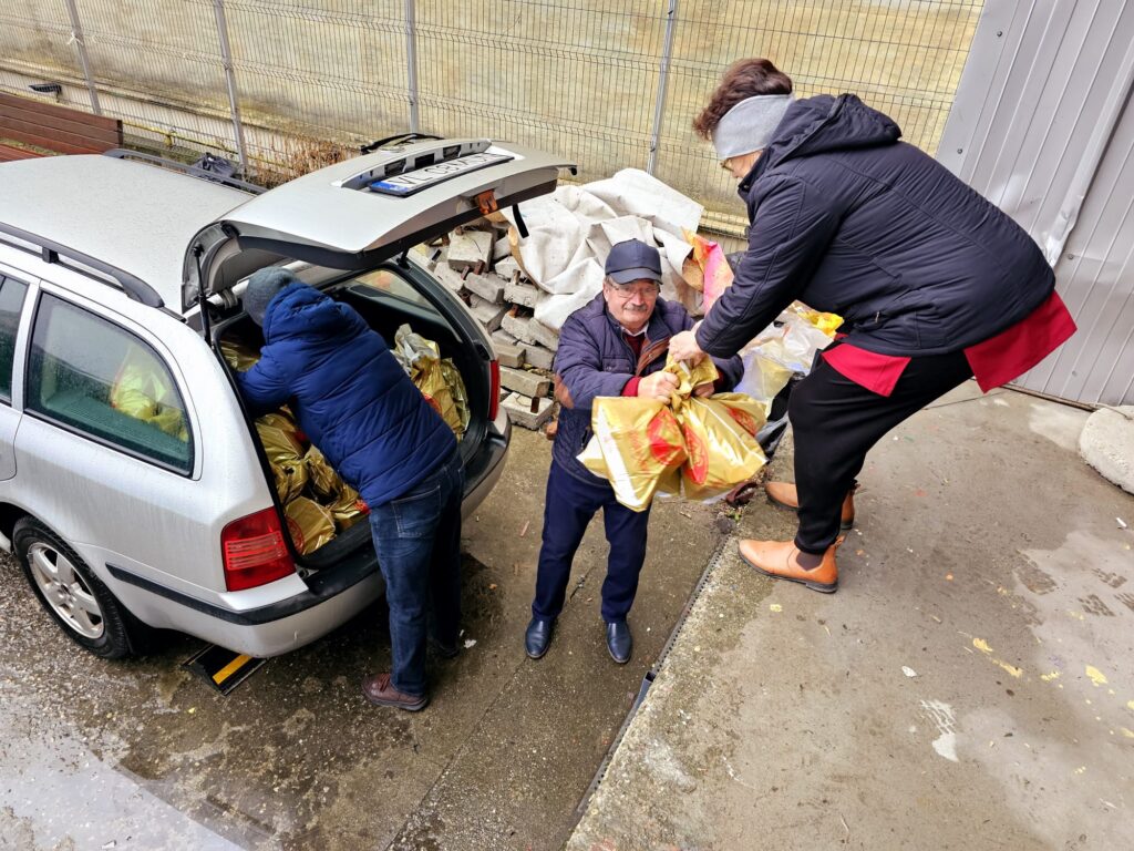 Primăria Râmnicu Vâlcea îl ajută pe Moș Crăciun