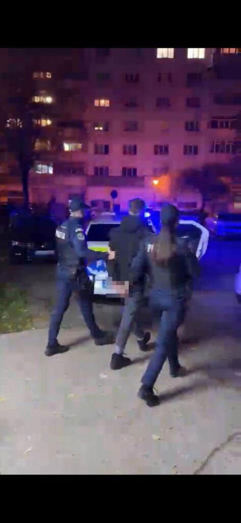 (VIDEO) Craiova: Minori cercetați pentru tâlhărie, reţinuți