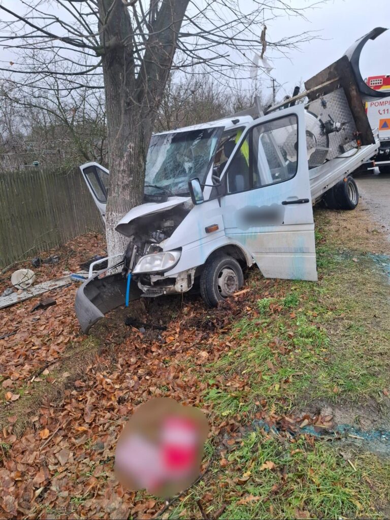 Vâlcea: Accident rutier pe DN 67B, în localitatea Livezi