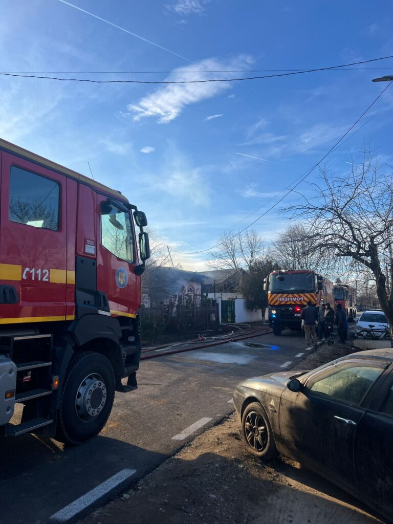 (VIDEO) Dolj: Incendiu la o casă din Coşoveni