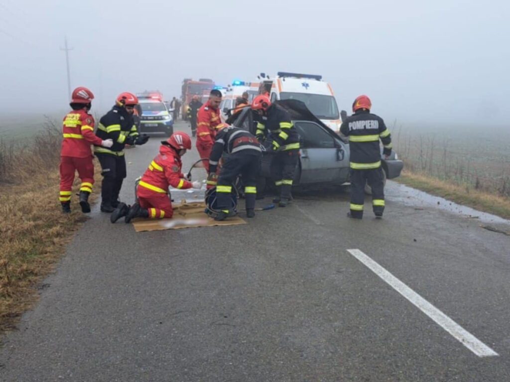 Trafic blocat în zona Drăgănești-Olt după producerea unui grav accident, soldat cu doi morți