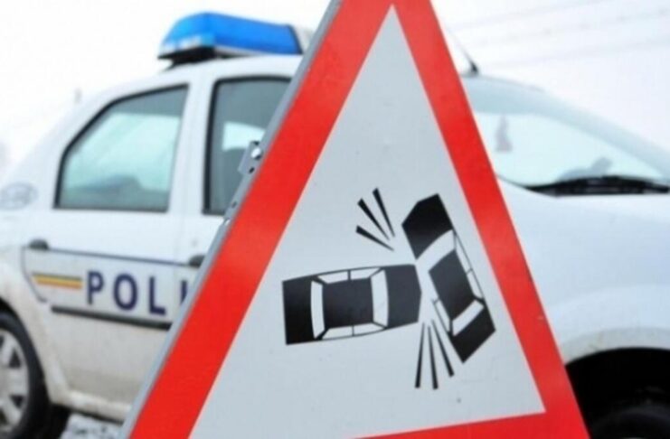 Gorj: Patru răniți după ce două autoturisme s-au ciocnit la Vârț