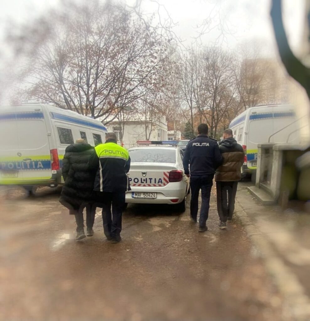 Doi craioveni, reţinuţi pentru că au bătut doi bărbaţi