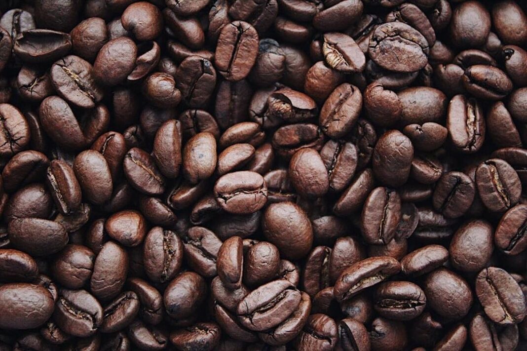 Preţul cafelei, nivel record după înrăutăţirea estimărilor privind recolta din Brazilia Preţul cafelei, nivel record după înrăutăţirea estimărilor privind recolta din Brazilia