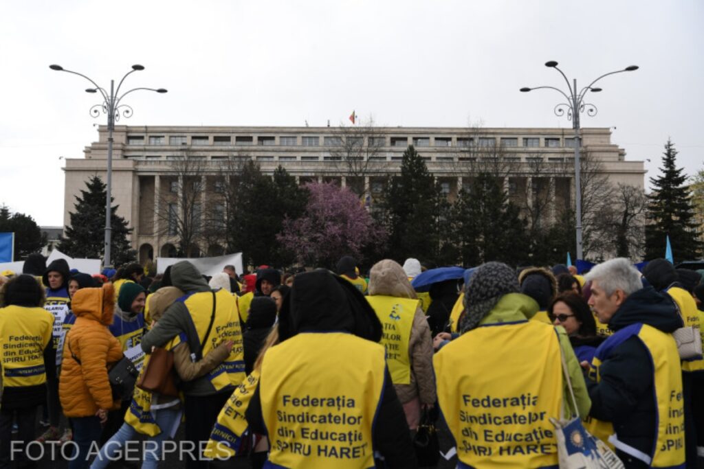 Salariații din învățământ amenință cu proteste din cauza ‘Ordonanței Trenuleț’ 