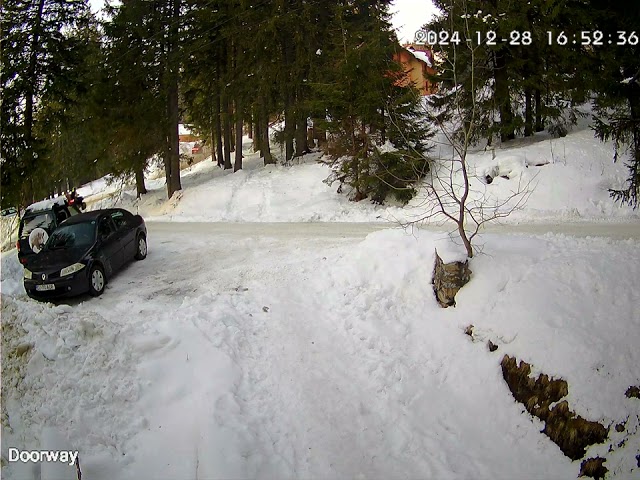 Gorj: Conducător de ATV, căutat de polițiști după ce a lovit o mașină și a fugit