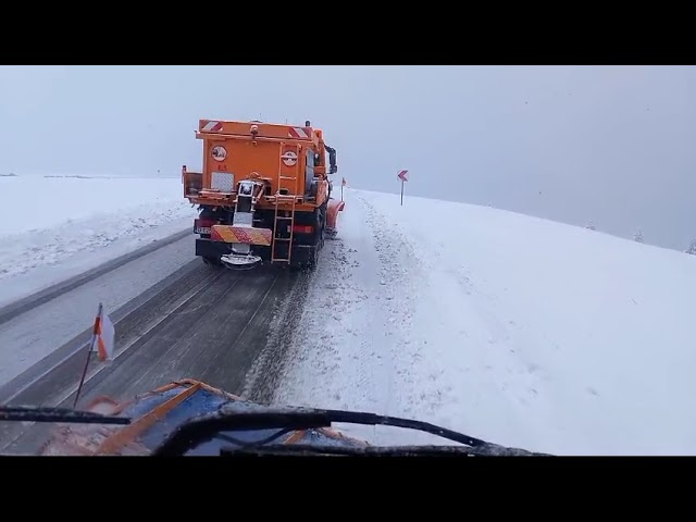 (VIDEO) Gorj: Se intervine cu două utilaje la Rânca