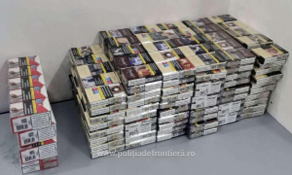(VIDEO) Aproximativ 17.000 de țigarete ascunse, descoperite de polițiștii de frontieră