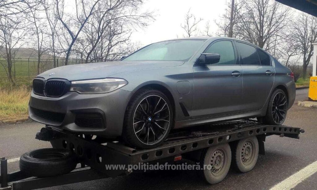 Două autoturisme de 40.000 euro, căutate de autoritățile din Belgia și Italia, oprite la frontieră