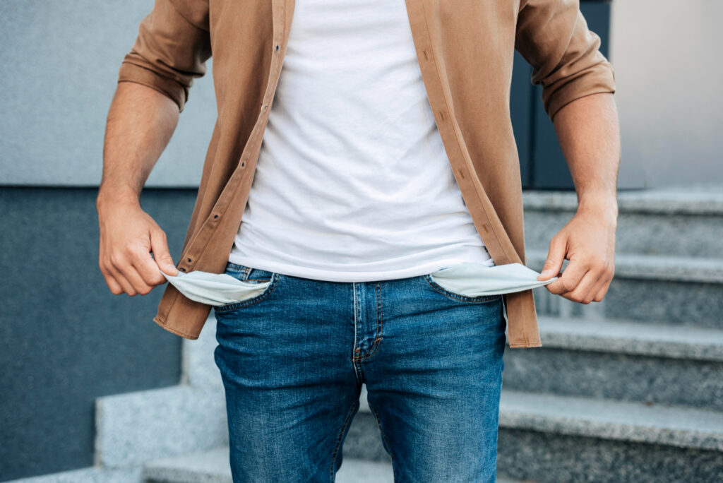 Oltenii, în topul șomerilor și al salariilor mici