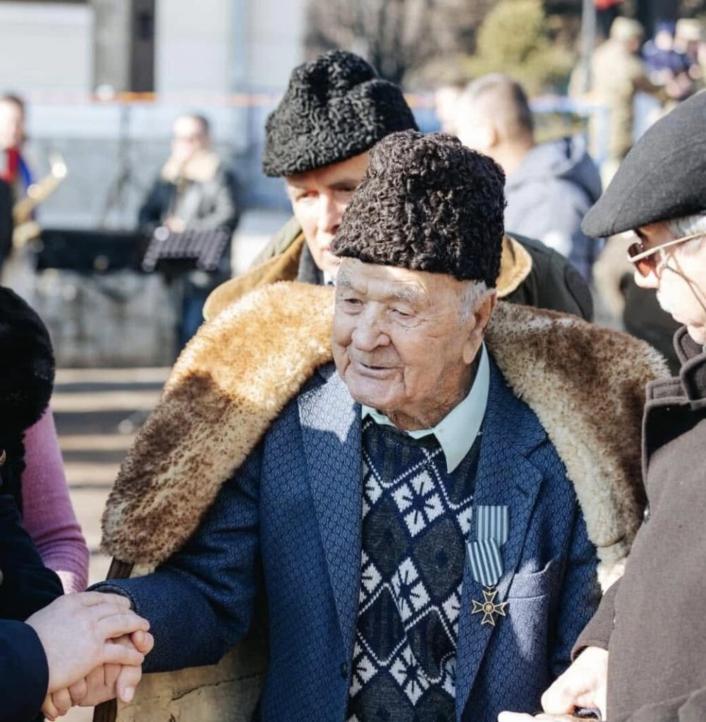 Veteran de război din Gorj, onorat la 103 ani. A fost deținut în Siberia până în 1946