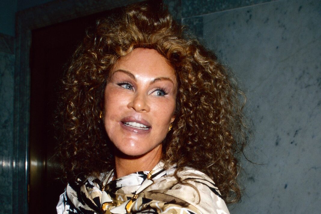 Jocelyn Wildenstein Jocelyn Wildenstein, supranumită „Catwoman”