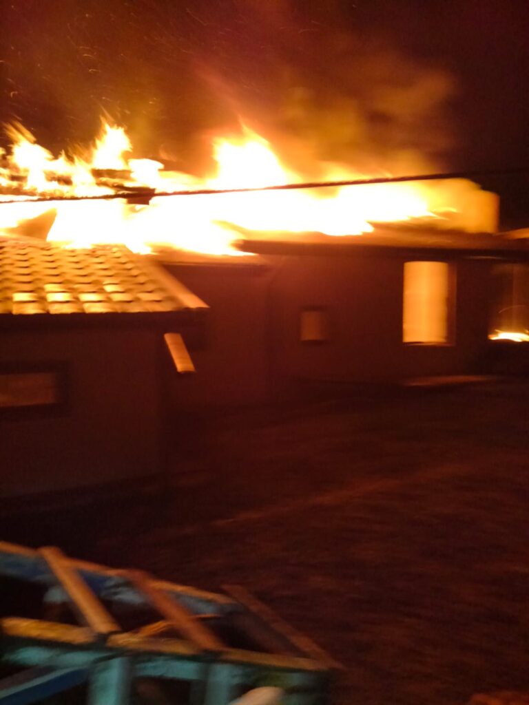Mehedinți: Incendiu la o casă de locuit din Isverna