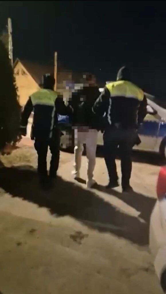 (VIDEO) Dolj: Tânăr, reținut pentru violare de domiciliu și amenințare