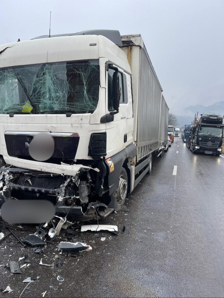 Trafic îngreunat pe Valea Oltului