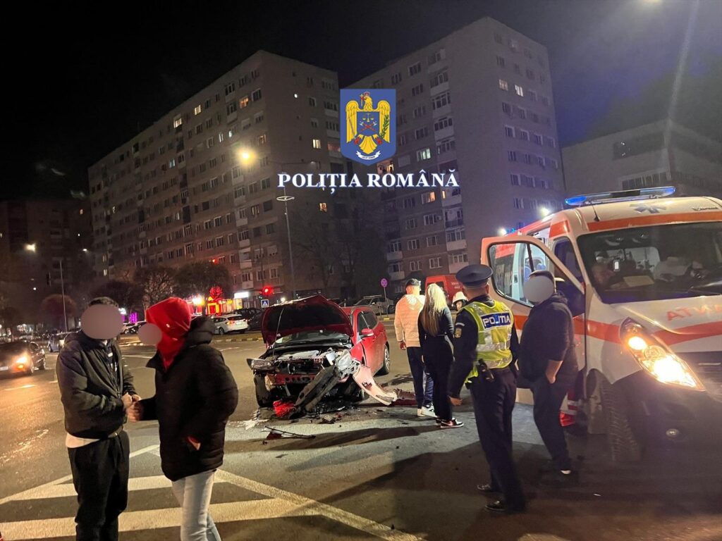 Coliziune între două autoturisme în Râmnicu Vâlcea. Unul dintre șoferi, rănit