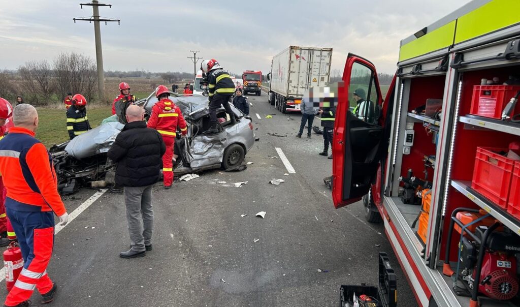 Accident violent pe DN6, soldat cu trei morţi şi trei răniţi