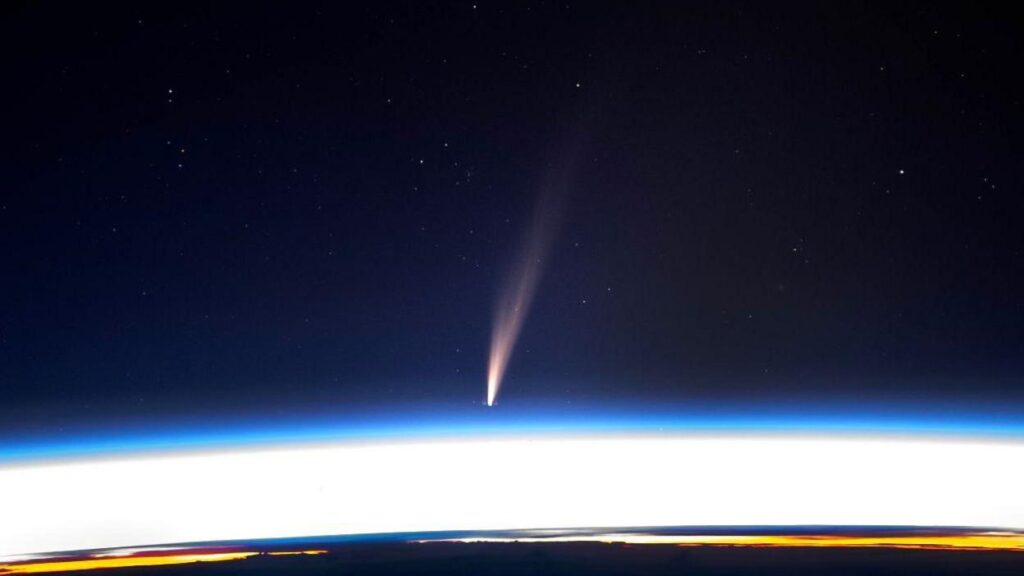 O cometă rară poate fi vizibilă pentru prima dată în 160.000 de ani