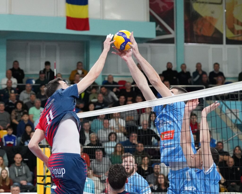 Volei (m) / SCMU Craiova a clacat la Zalău şi a coborât pe locul patru