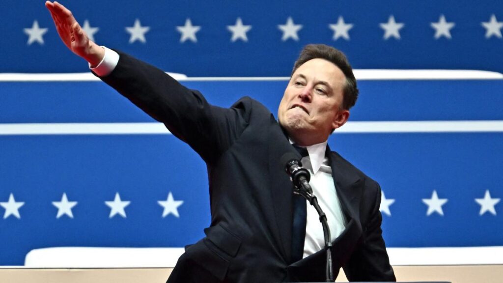 (VIDEO) Salutul „cu aspect ciudat” al lui Elon Musk uimește lumea