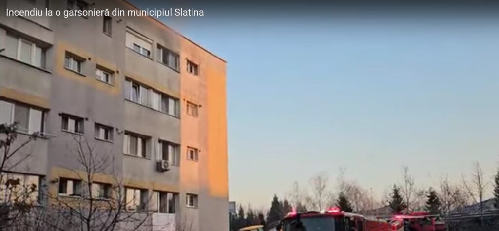 (VIDEO) Incendiu la o garsonieră din municipiul Slatina