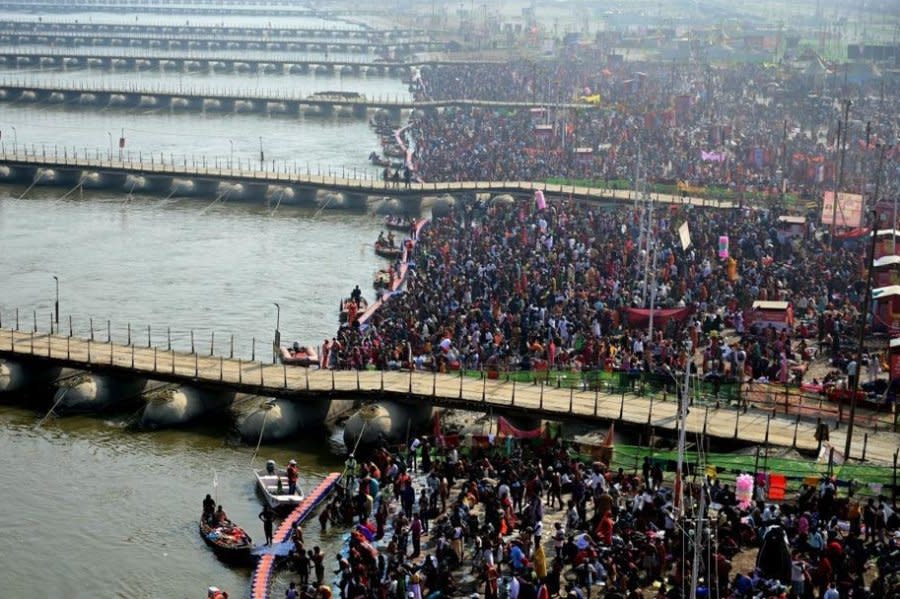 (VIDEO) 15 morți, mulți răniți la festivalul Kumbh Mela din India