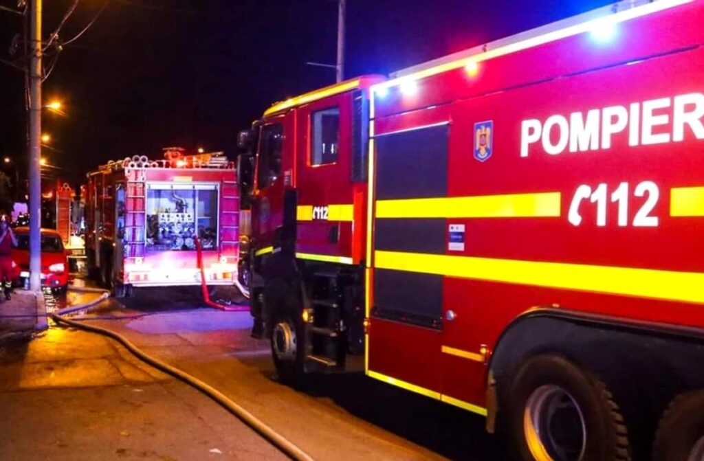 Incendiu la o casă din Voineasa