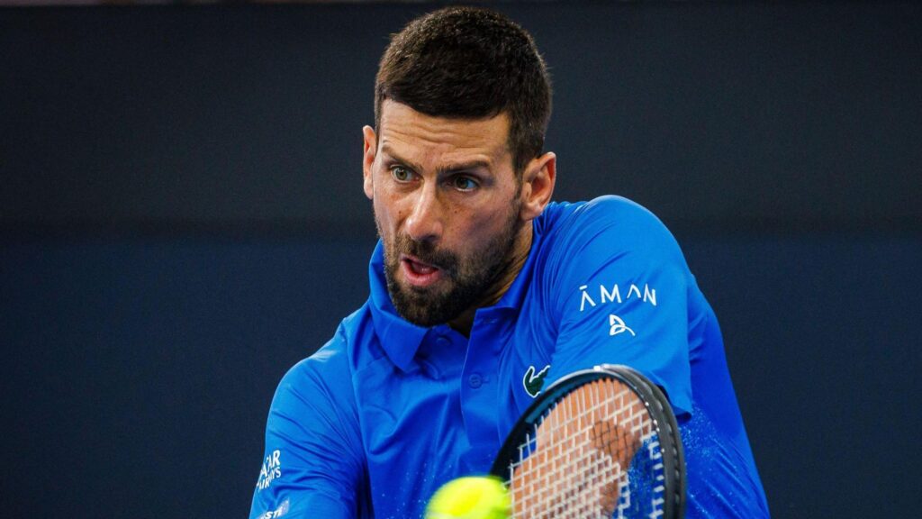 Novak Djokovic a tras puţin pentru accederea în turul doi la Australian Open