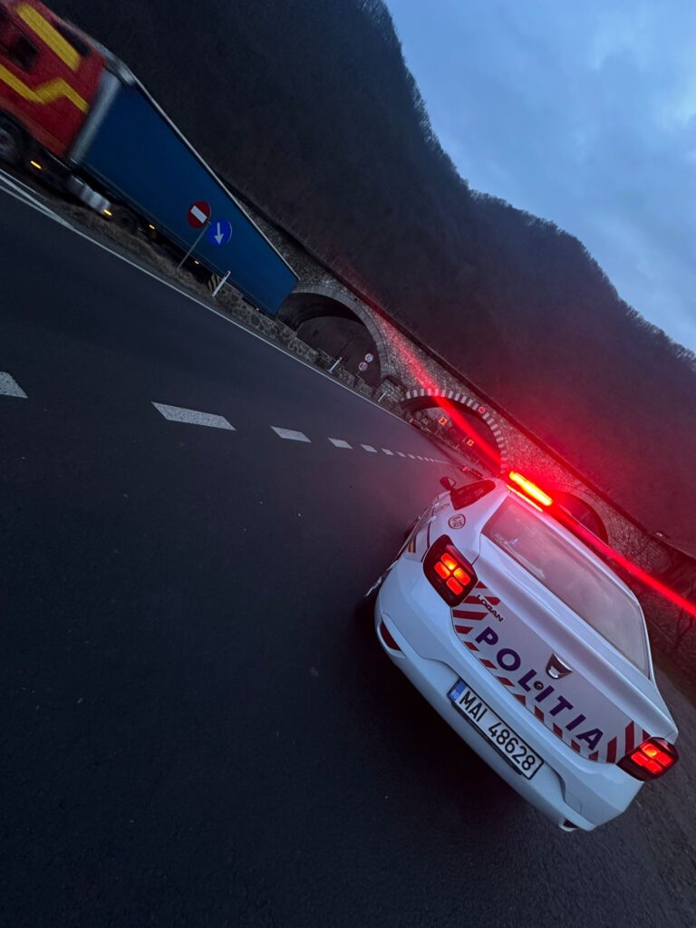 Trafic îngreunat pe DN 6, județul Mehedinți, după un accident mortal