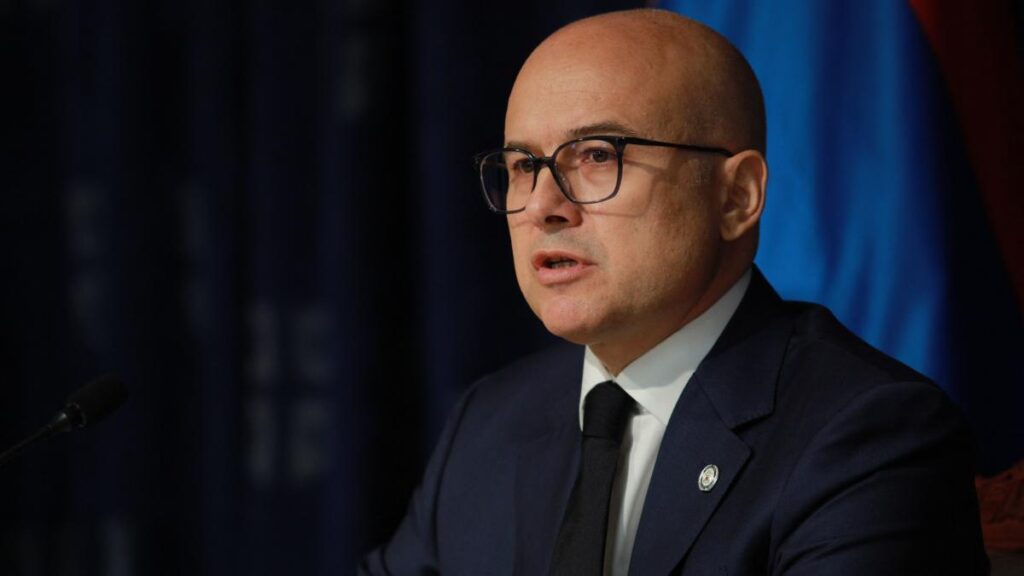 Premierul Serbiei a demisionat după luni de proteste  ale studenților și fermierilor