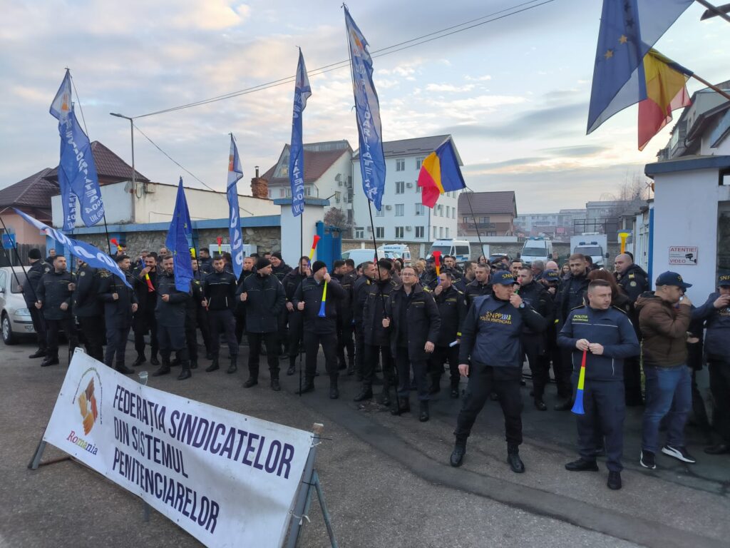 Noi proteste în fața Penitenciarului Târgu Jiu
