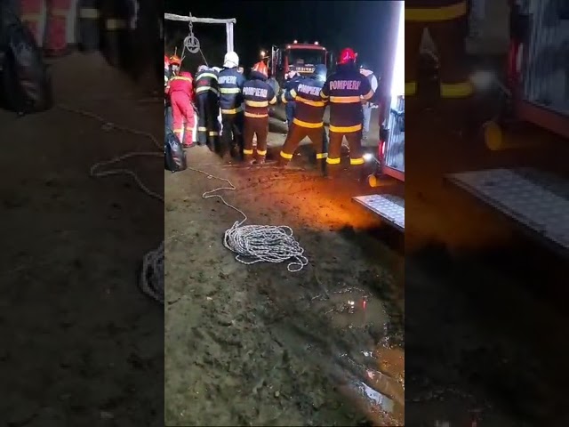VIDEO: Dolj: Bărbatul căzut în fântână la Izvoare, internat în spital