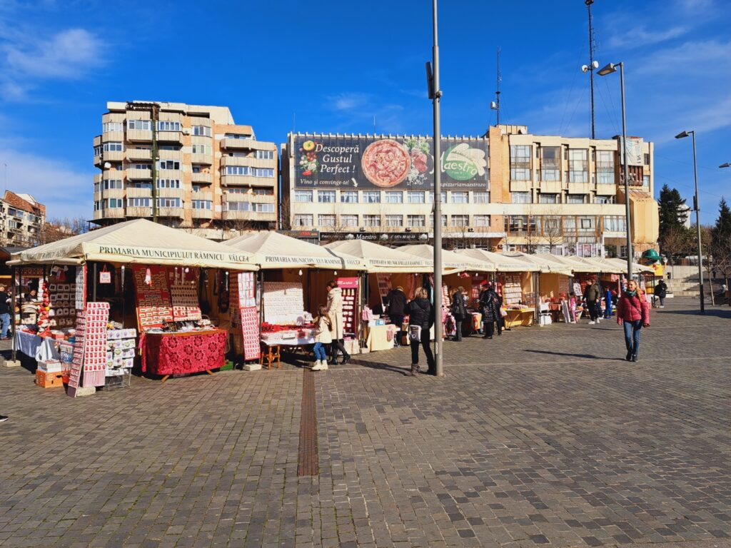 Vâlcea: Se pregătesc licitațiile pentru selectarea comercianților din Târgul „Mărțișor 2025”
