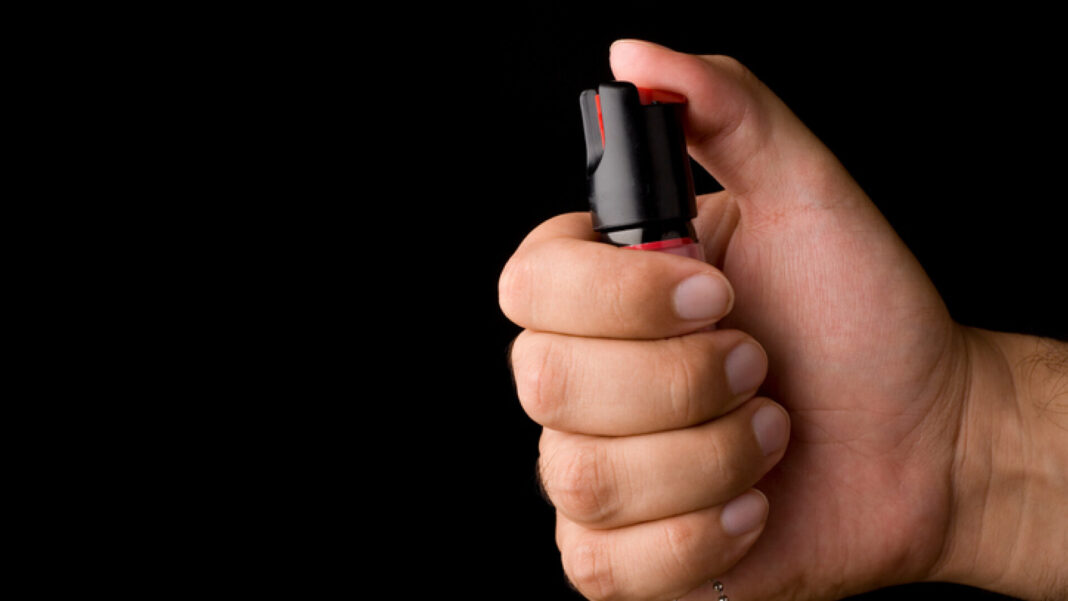 Eleve din Caracal au ajuns la spital, după ce un coleg de clasă a folosit spray lacrimogen în sala de clasă