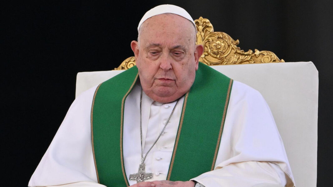 Papa se simte din ce în ce mai bine, după diagnosticul de pneumonie bilaterală