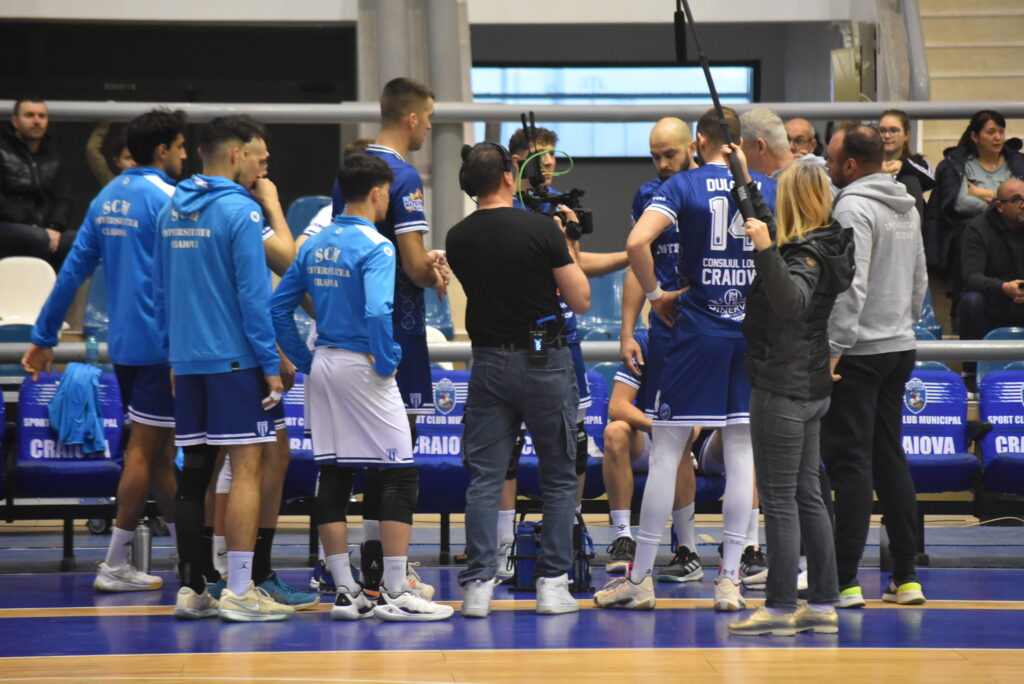 Volei (m) / Trei puncte fără bătăi de cap pentru SCMU Craiova în duelul cu Știința București