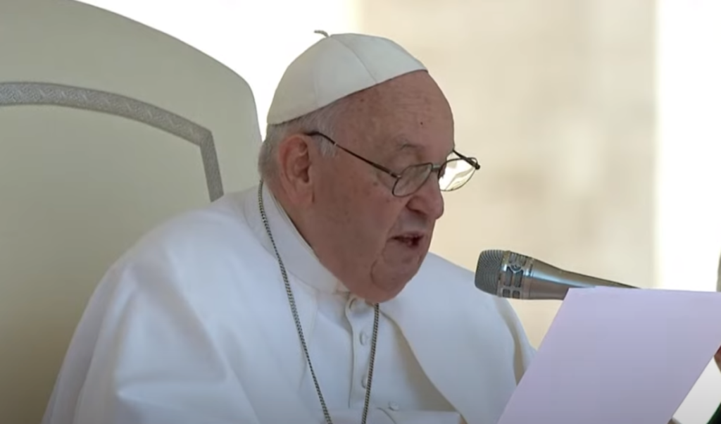 Papa Francisc, externat după cinci săptămâni de spitalizare