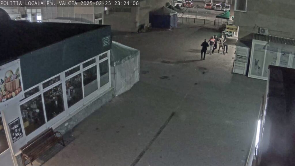 (VIDEO) Vâlcea: Spărgătorii automatelor de lapte prinși de polițiștii locali