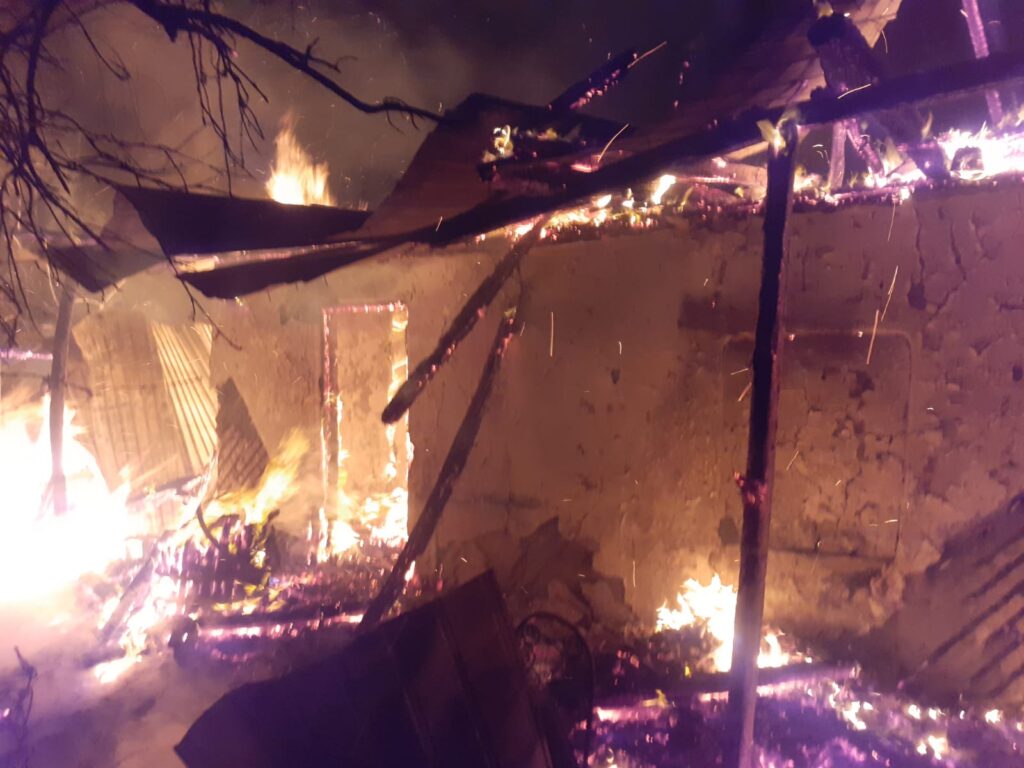 Vâlcea: Incendiu la o casă din Mădulari. O persoană a murit